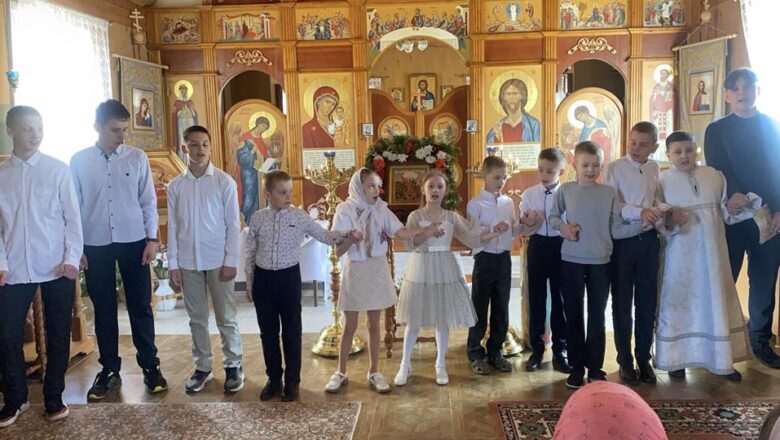 ПАСХАЛЬНЫЙ УТРЕННИК ВОСКРЕСНОЙ ШКОЛЫ В ХРАМЕ КАЗАНСКОЙ ИКОНЫ БОЖИЕЙ МАТЕРИ В Г.ЛЮБАНИ