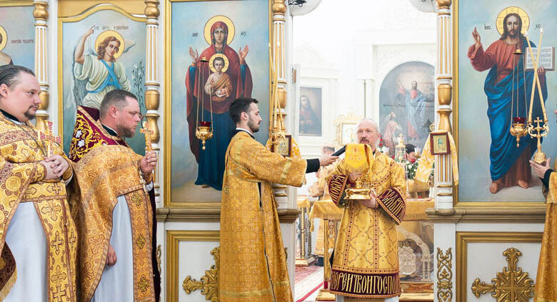 МИТРОПОЛИТ ВЕНИАМИН СОВЕРШИЛ БОЖЕСТВЕННУЮ ЛИТУРГИЮ В ХРАМЕ ВОСКРЕСЕНИЯ ХРИСТОВА ГОРОДА КЛЕЦКА