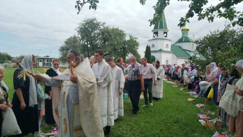 ПРАЗДНИЧНАЯ ПРОГРАММА В ЧЕСТЬ ПРЕСТОЛЬНОГО ПРАЗДНИКА И ТОРЖЕСТВЕННОЕ ОСВЯЩЕНИЕ ФРУКТОВ В ХРАМЕ ПРЕОБРАЖЕНИЯ ГОСПОДНЯ Г.ЛЮБАНИ