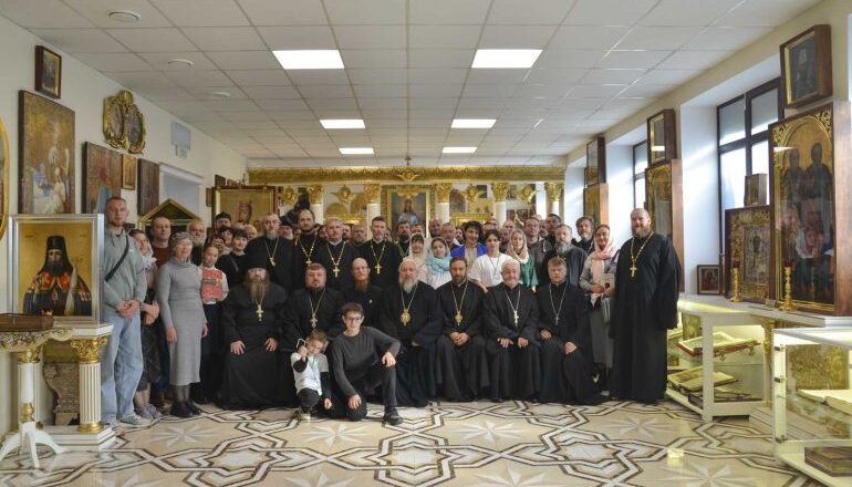 В ГОМЕЛЕ ОБСУДИЛИ БИБЛЕЙСКИЙ ВЗГЛЯД НА ВИНО И ПРОДВИЖЕНИЕ ТРЕЗВОГО ОБРАЗА ЖИЗНИ