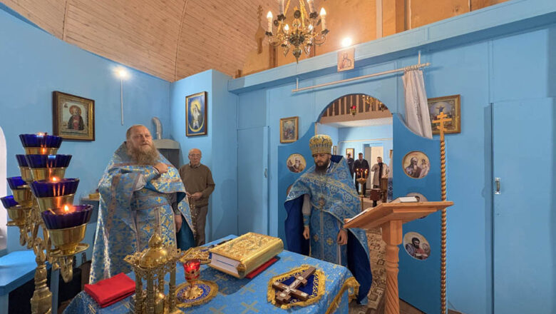 АРХИМАНДРИТ СЕРГИЙ (БРИЧ) СОВЕРШИЛ БОЖЕСТВЕННУЮ ЛИТУРГИЮ В ХРАМЕ ПОКРОВА ПРЕСВЯТОЙ БОГОРОДИЦЫ Д.КУЗЬМИЧИ ЛЮБАНСКОГО РАЙОНА