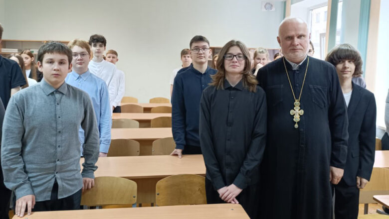 ПРОТОИЕРЕЙ ИГОРЬ ГАЙДУКОВ ПРОВЁЛ БЕСЕДУ СО ШКОЛЬНИКАМИ О КРОТОСТИ И СМИРЕНИИ