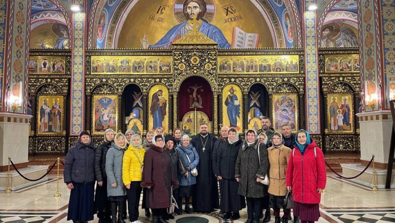 КАФЕДРАЛЬНЫЙ СОБОР РОЖДЕСТВА ХРИСТОВА Г.СОЛИГОРСКА ПОСЕТИЛИ ПАЛОМНИКИ ИЗ ГРОДНЕНСКОЙ ЕПАРХИИ