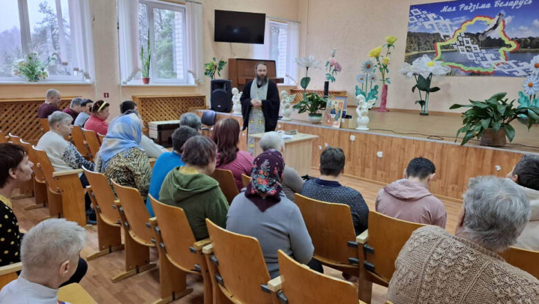 МОЛИТВЕННО ОТПРАЗДНОВАЛИ ПРАЗДНИК ВВЕДЕНИЯ ВО ХРАМ ПРЕСВЯТОЙ БОГОРОДИЦЫ ПОДОПЕЧНЫЕ ПАНСИОНАТА «ЛУЧ ДОБРА» Г.СТАРЫЕ ДОРОГИ