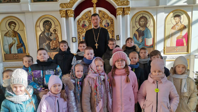 СПАСО-ВОЗНЕСЕНСКИЙ ХРАМ Г.НЕСВИЖА ПОСЕТИЛИ УЧАЩИЕСЯ ГУО «СРЕДНЯЯ ШКОЛА №1 Г.НЕСВИЖА»