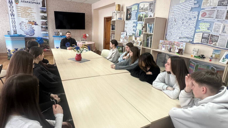 ИЕРЕЙ АЛЕКСАНДР ДЕРАЧИЦ ПОСЕТИЛ ГУО «СРЕДНЯЯ ШКОЛА №3 Г.ЛЮБАНИ ИМ. Г.Л. СЕЧКО»