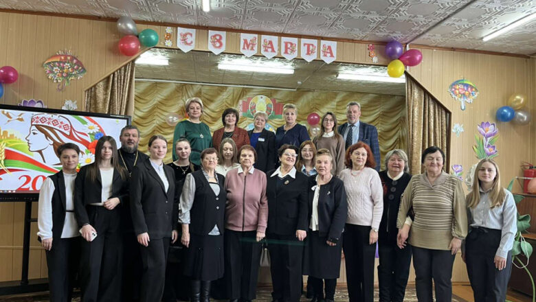ПРОТОИЕРЕЙ ВАЛЕРИЙ ВЕЧОРКО ГОВОРИЛ О РОЛИ ЖЕНЩИНЫ В СЕМЬЕ НА МЕРОПРИЯТИИ В ГРИЦЕВИЧСКОЙ СРЕДНЕЙ ШКОЛЕ КЛЕЦКОГО РАЙОНА