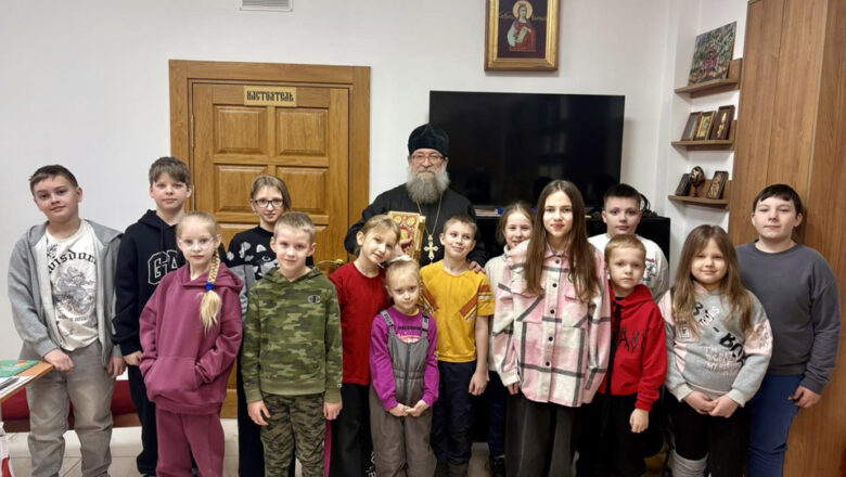 В ВОСКРЕСНОЙ ШКОЛЕ ПРИХОДА ХРАМА СВЯТОЙ ВЕЛИКОМУЧЕНИЦЫ ВАРВАРЫ Г.СОЛИГОРСКА ПРОШЁЛ УРОК КО ДНЮ ПРАВОСЛАВНОЙ КНИГИ