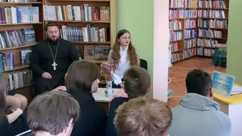 ИЕРЕЙ АЛЕКСАНДР ДЕРАЧИЦ ПРИНЯЛ УЧАСТИЕ В ДИАЛОГОВОЙ ПЛОЩАДКЕ, ПОСВЯЩЁННОЙ ДНЮ ПРАВОСЛАВНОЙ КНИГИ