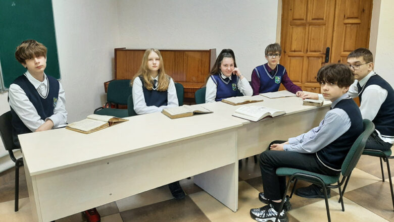 В УЧЕБНЫХ ЗАВЕДЕНИЯХ Г.КОПЫЛЯ ПРОВЕДЕНЫ ЗАНЯТИЯ, ПОСВЯЩЁННЫЕ ДНЮ ПРАВОСЛАВНОЙ КНИГИ