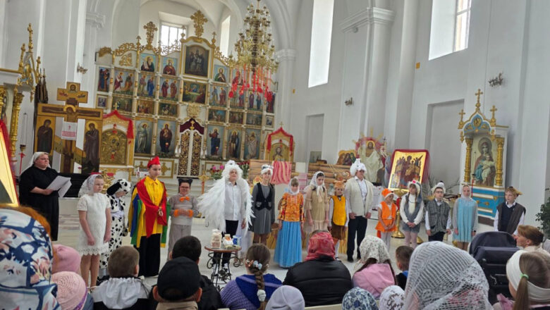 ТЕАТРАЛИЗОВАННОЕ ПРЕДСТАВЛЕНИЕ СОСТОЯЛОСЬ В ВОСКРЕСЕНСКОМ ХРАМЕ Г.КЛЕЦКА