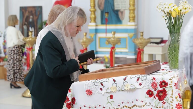 ИЕРЕЙ АНДРЕЙ ЕВШЕЛЬ ПРИНИМАЛ В БЛАГОЧИННИЧЕСКОМ ХРАМЕ МЕДИЦИНСКИХ СЕСТЁР МИНСКОЙ ОБЛАСТИ
