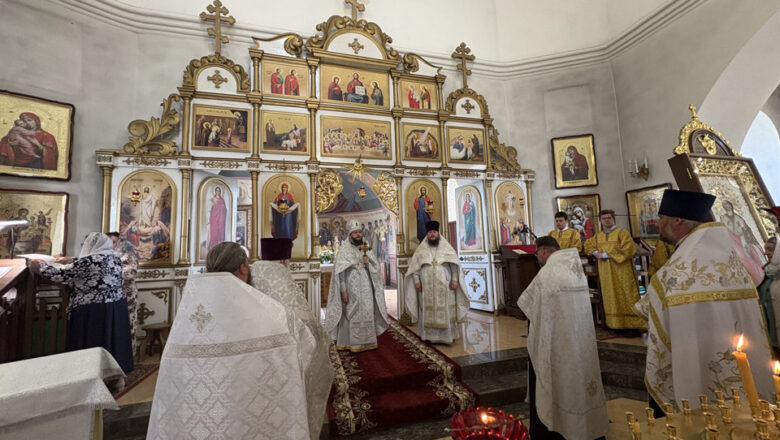 АРХИМАНДРИТ СЕРГИЙ (БРИЧ) СОВЕРШИЛ БОЖЕСТВЕННУЮ ЛИТУРГИЮ В ХРАМЕ ВОЗНЕСЕНИЯ ГОСПОДНЯ Г.КОПЫЛЯ