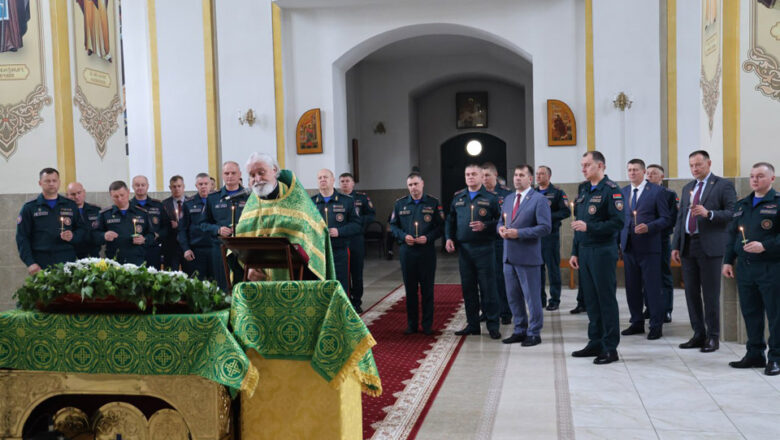 РУКОВОДЯЩИЙ СОСТАВ СЛУЖБЫ СПАСЕНИЯ ПО МИНСКОЙ ОБЛАСТИ ПОСЕТИЛ ХРАМ ВОЗНЕСЕНИЯ ГОСПОДНЯ Г.НЕСВИЖА