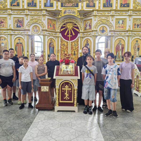 ЭКСКУРСИЯ В ХРАМЕ СВЯТИТЕЛЯ НИКОЛАЯ ЧУДОТВОРЦА Г.СТАРЫЕ ДОРОГИ ДЛЯ УЧАЩИХСЯ ЛЕТНЕГО ЛАГЕРЯ ГОРОДСКИХ ШКОЛ