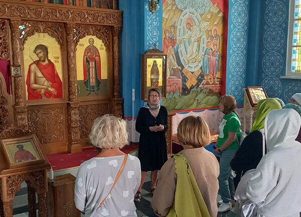 ПАЛОМНИКИ ИЗ ВИТЕБСКА И ОРШИ ПОЗНАКОМИЛИСЬ С СОЛИГОРСКОЙ ЖЕМЧУЖИНОЙ