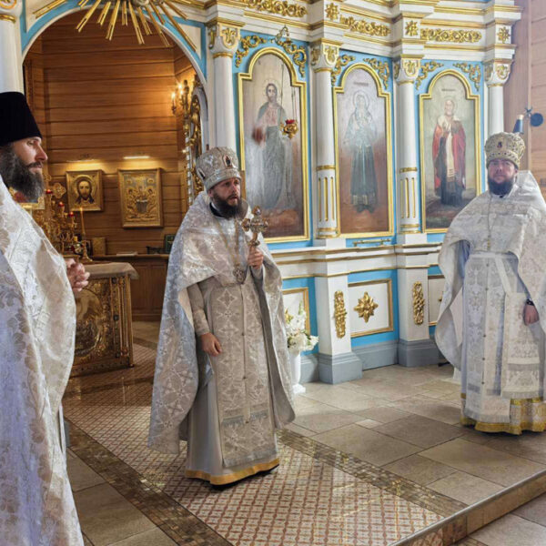 АРХИМАНДРИТ СЕРГИЙ (БРИЧ) СОВЕРШИЛ БОЖЕСТВЕННУЮ ЛИТУРГИЮ В ХРАМЕ ПОКРОВА ПРЕСВЯТОЙ БОГОРОДИЦЫ Д.ЧИЖЕВИЧИ СОЛИГОРСКОГО РАЙОНА