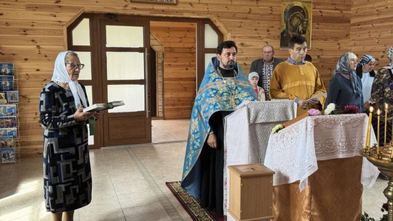 В ХРАМЕ ПОКРОВА ПРЕСВЯТОЙ БОГОРОДИЦЫ Д.БОЛОТЧИЦЫ СЛУЦКОГО РАЙОНА СОВЕРШЁН МОЛЕБЕН ПЕРЕД НАЧАЛОМ УЧЕБНОГО ГОДА